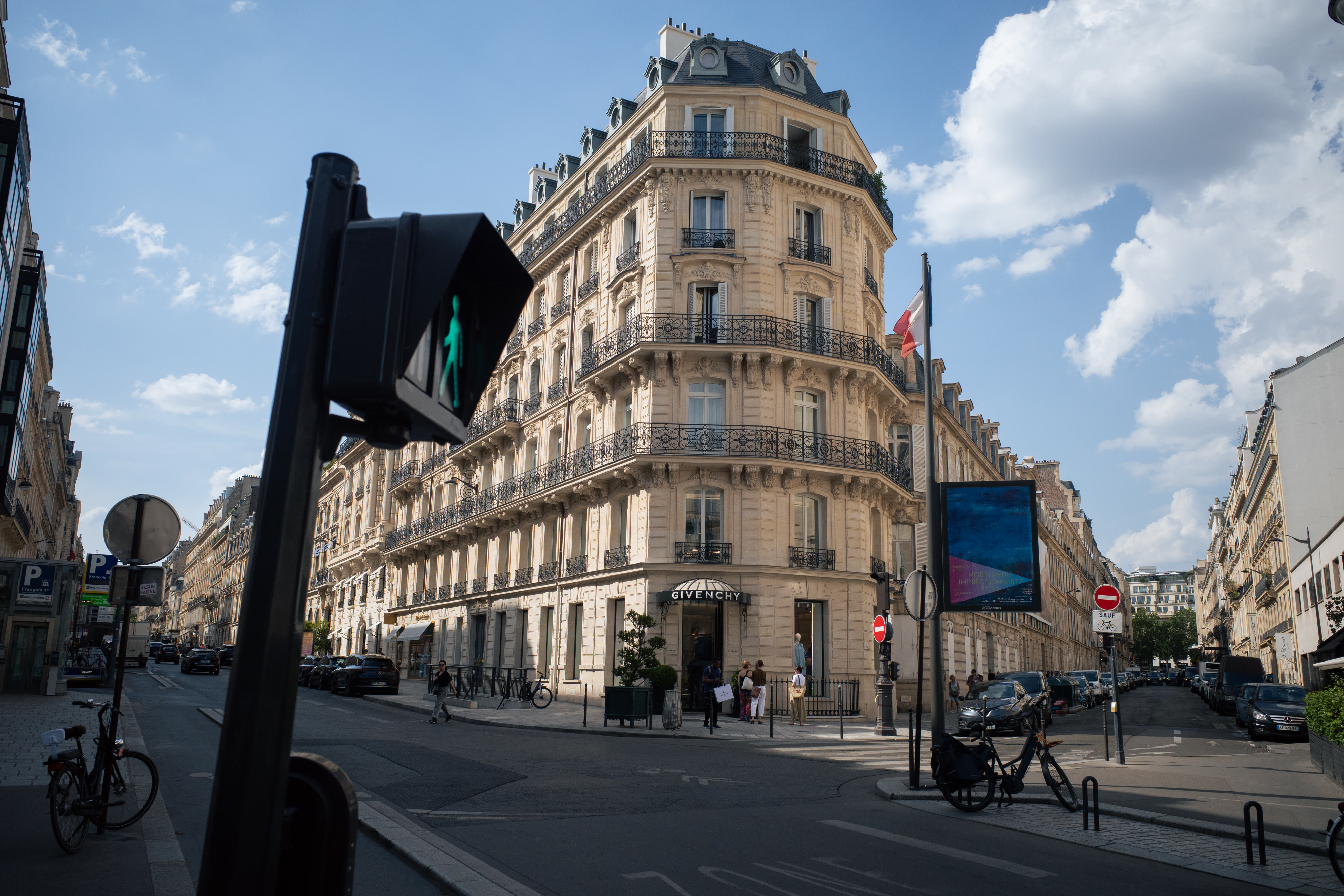 Paris Pt.2 photo 15 by Bowen Hou